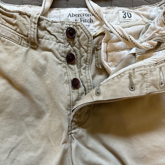 Abercrombie & Fitch khaki button up shorts - Picture 3 of 7